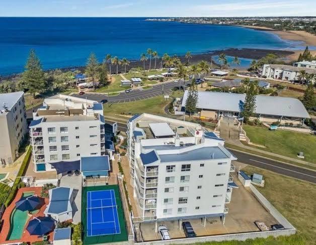 Luxury Ocean Front Apartment At The Bargara Blue Resort Exterior photo